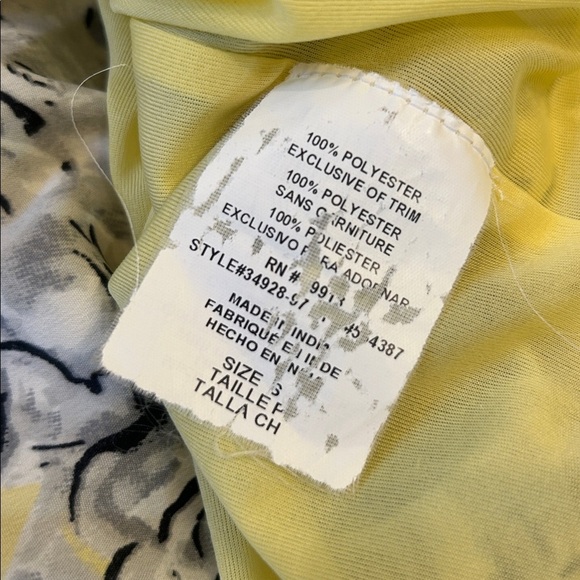 Motherhood Yellow and Gray Floral Maternity Dress Small 💛 - Picture 9 of 10